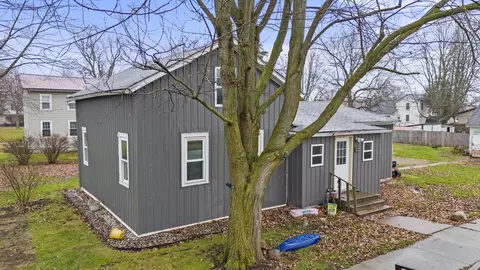 290 W Douglas St, Waterloo, IN 46793 photo 3
