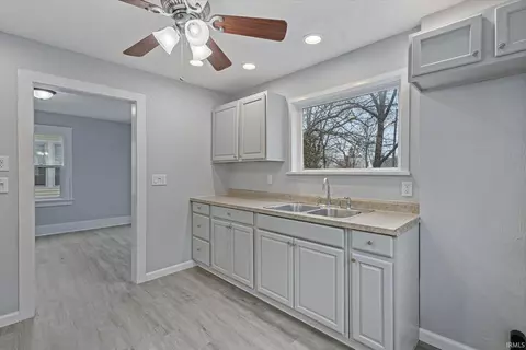 1306 Eclipse Pl, South Bend, IN 46628 photo 9