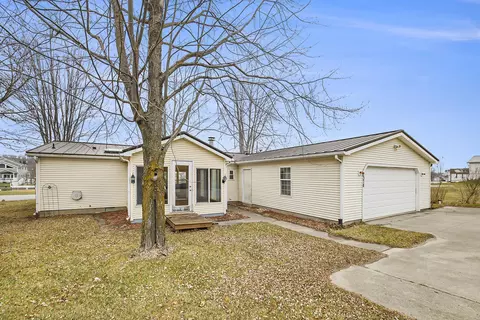 8378 E Hatchery Rd, Syracuse, IN 46567 photo 4