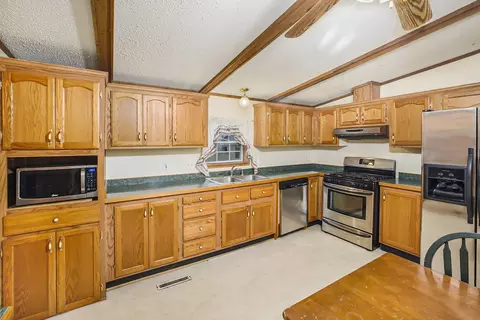 8378 E Hatchery Rd, Syracuse, IN 46567 photo 14