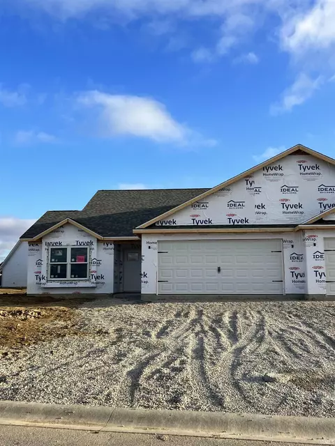 407 Gene Dr, Roanoke, IN 46783 photo 2