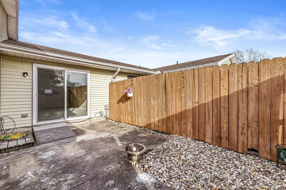 1124 Berkley Cir, Mishawaka, IN 46544 15 Photos Movoto