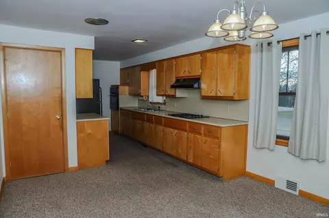 110 E 32nd St, Jasper, IN 47546 photo 2