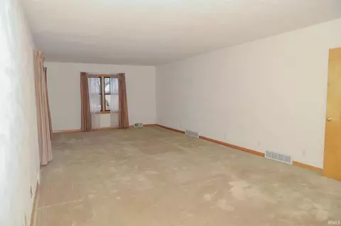 110 E 32nd St, Jasper, IN 47546 photo 3