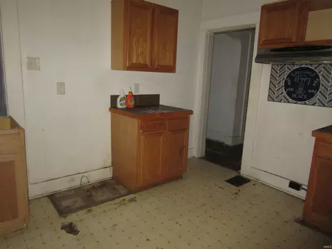 1019 W 3rd St, Marion, IN 46952 photo 7