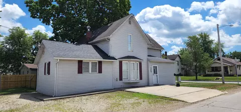 305 E Main St, Berne, IN 46711 photo 3
