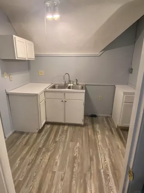 305 E Main St, Berne, IN 46711 photo 14