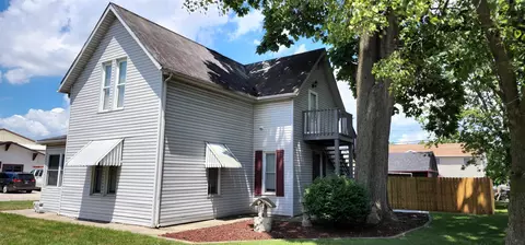 305 E Main St, Berne, IN 46711 photo 2