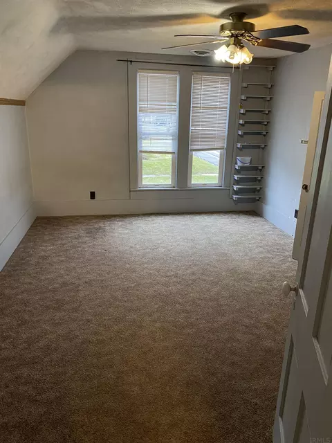 305 E Main St, Berne, IN 46711 photo 11