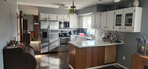 906 E Water St, Berne, IN 46711 photo 6