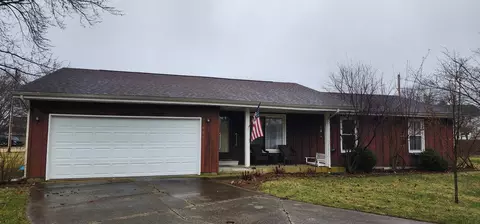 906 E Water St, Berne, IN 46711 photo 2