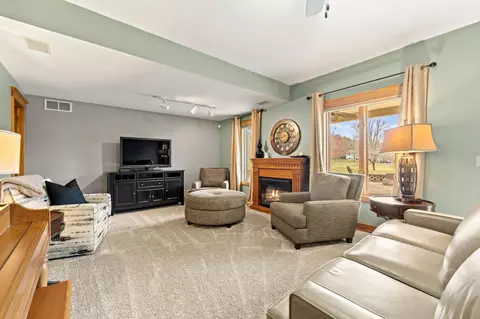 Living - 1445 E 075 N, Lagrange, IN 46761 photo 5 of 7