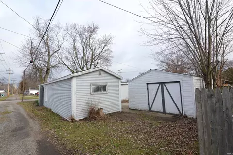 415 Wolf Ave, Elkhart, IN 46516 photo 3