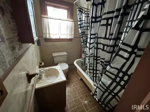 222 E 5th St, Peru, IN 46970 photo 8