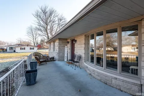 117 Pleasant View Dr, Mitchell, IN 47446 photo 2