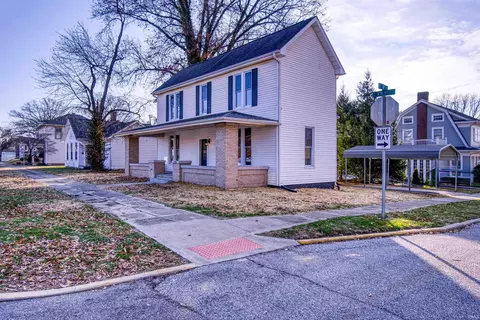 801 E Walnut St, Washington, IN 47501 photo 2