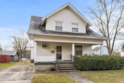 403 E 7th St, Auburn, IN 46706 photo 2