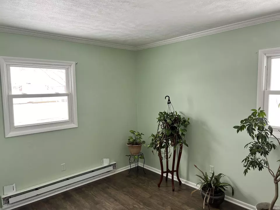 201 New York St, Farmland, IN 47340 photo 9