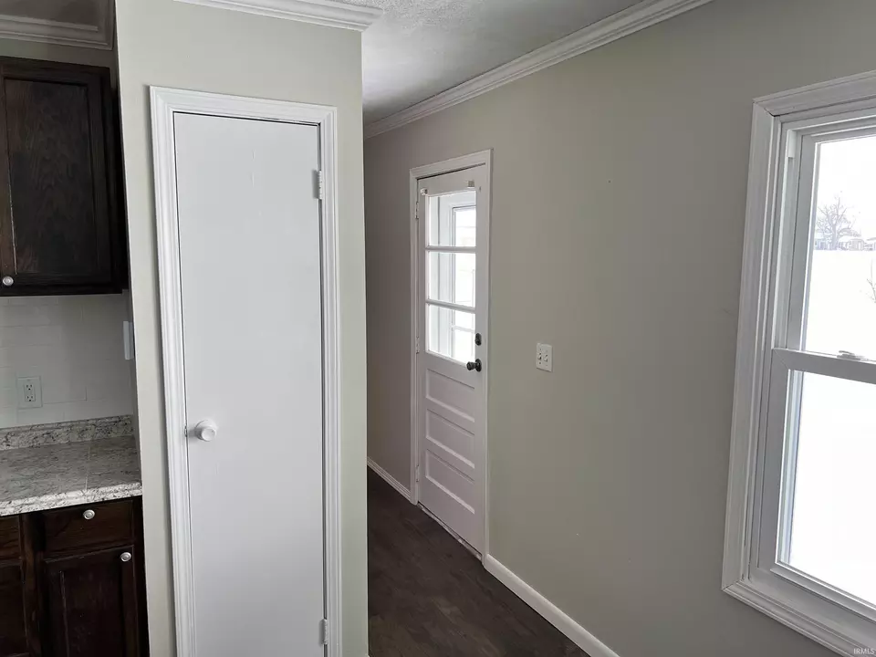  201 New York St, Farmland, IN 47340 photo 12