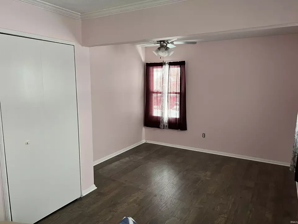  201 New York St, Farmland, IN 47340 photo 8