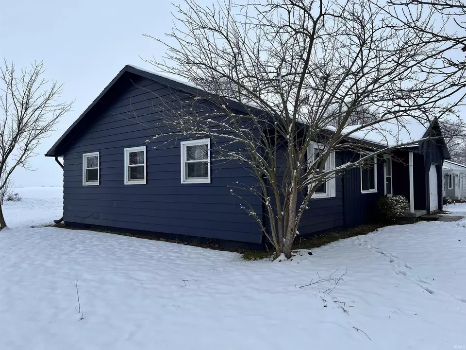  201 New York St, Farmland, IN 47340 photo 3