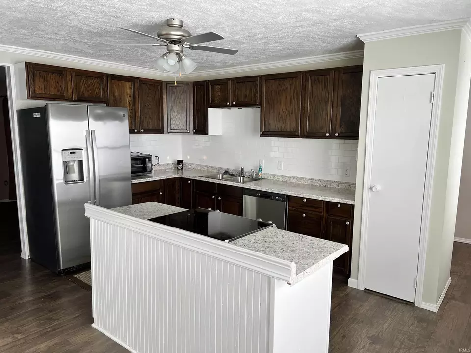  201 New York St, Farmland, IN 47340 photo 14