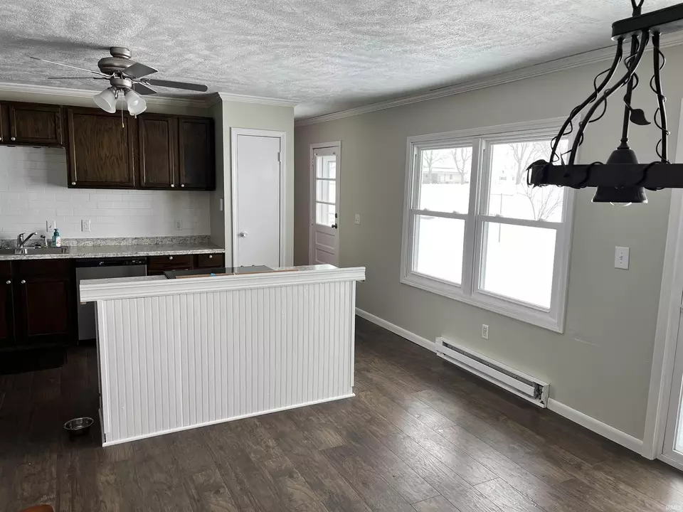  201 New York St, Farmland, IN 47340 photo 15