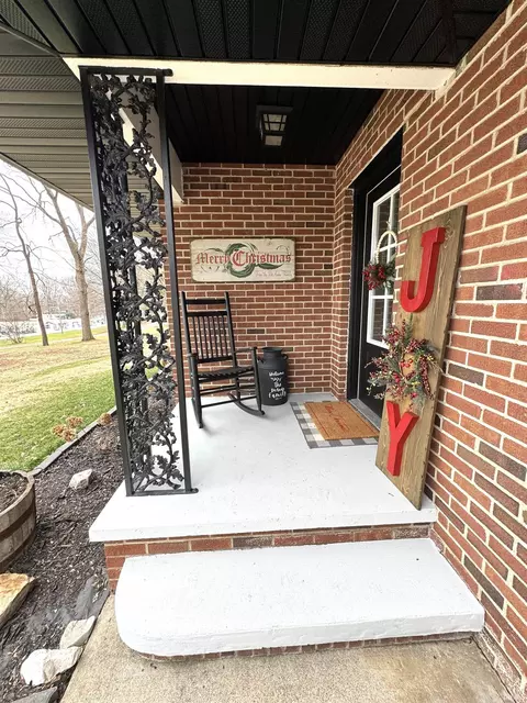 1201 Pearl St, Covington, IN 47932 photo 3