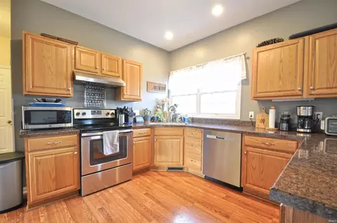 11557 E Wolfe Bridge Dr, Granger, IN 46530 photo 8