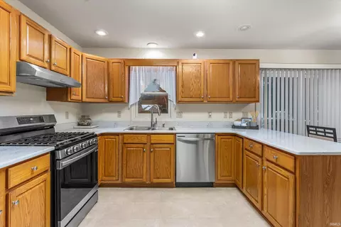 50869 Pine Meadows Ct, Granger, IN 46530 photo 13