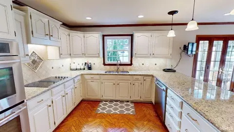 Kitchen - 3265 Foxridge Dr, Jasper, IN 47546 photo 2 of 4