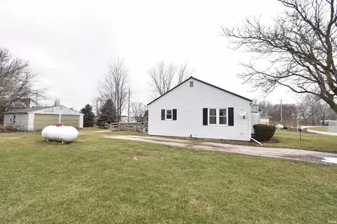 309 S Adeway, Fowler, IN 47944 photo 4
