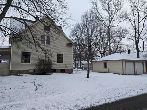 903 E King St, Garrett, IN 46738 photo 2
