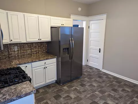 903 E King St, Garrett, IN 46738 photo 8