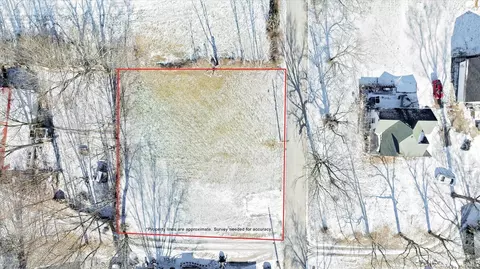 7026 S Mccormick Ln, Bloomington, IN 47401 photo 2