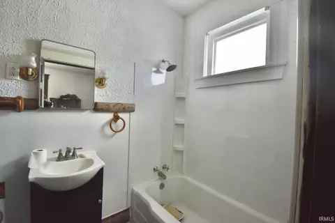 195 N Wine St, Lyons, IN 47443 photo 6