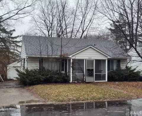 2212 Roselawn Ave, Lafayette, IN 47904