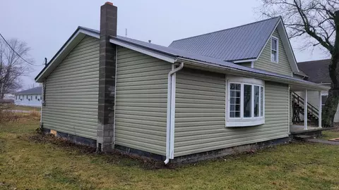 124 W Chestnut St, Dunkirk, IN 47336 photo 2