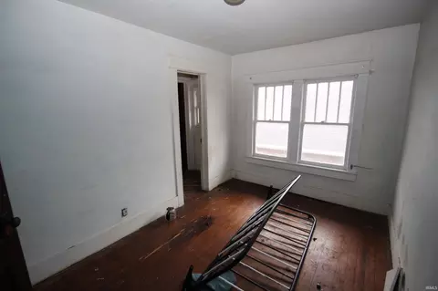 61 E 6th St, Peru, IN 46970 photo 9
