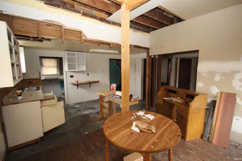 61 E 6th St, Peru, IN 46970 photo 18