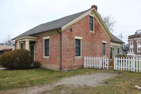 800 E Jackson St, Muncie, IN 47305 photo 3