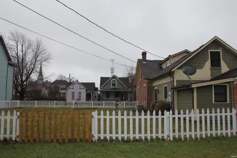 800 E Jackson St, Muncie, IN 47305 photo 5