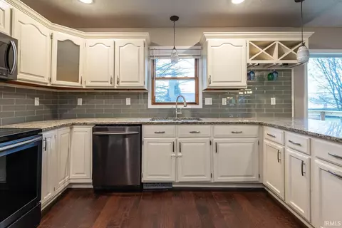 Kitchen - 3991 W Andy Ct, Bloomington, IN 47404 photo 2 of 4