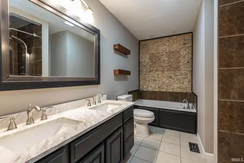 Bath - 3991 W Andy Ct, Bloomington, IN 47404 photo 2 of 3