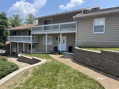 11525 Village Dr, Evansville, IN 47725