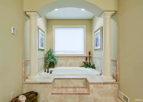 Bath - 2560 E Nottingham Ct, Bloomington, IN 47401 photo 4 of 4