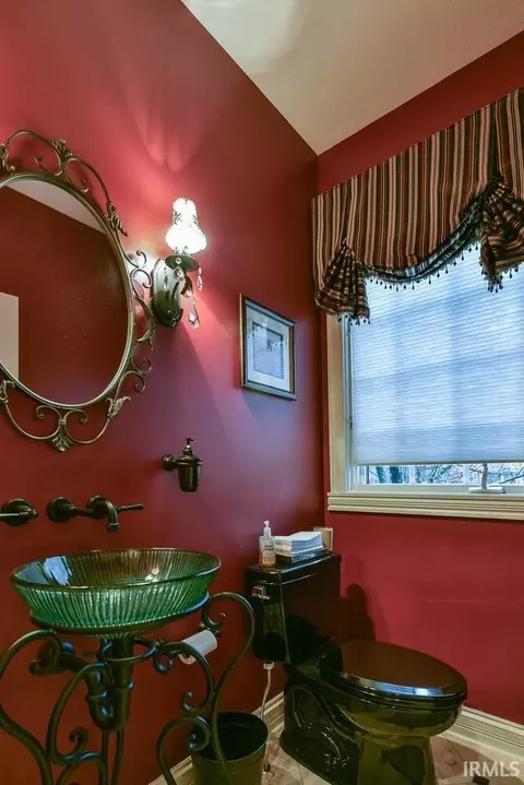 Bath - 2560 E Nottingham Ct, Bloomington, IN 47401 photo 1 of 4