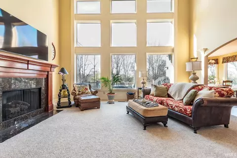 Living - 2560 E Nottingham Ct, Bloomington, IN 47401 photo 2 of 7