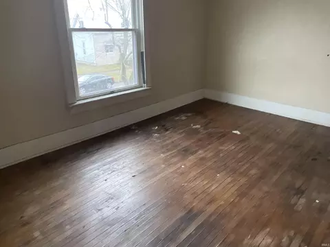 128 E Hill St, Wabash, IN 46992 photo 8