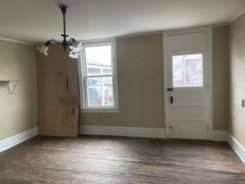 128 E Hill St, Wabash, IN 46992 photo 5